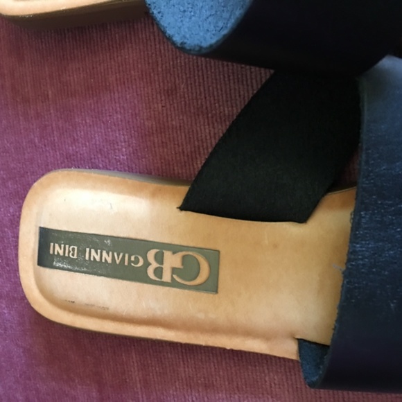 Gianni Bini leather sandals - Picture 2 of 4